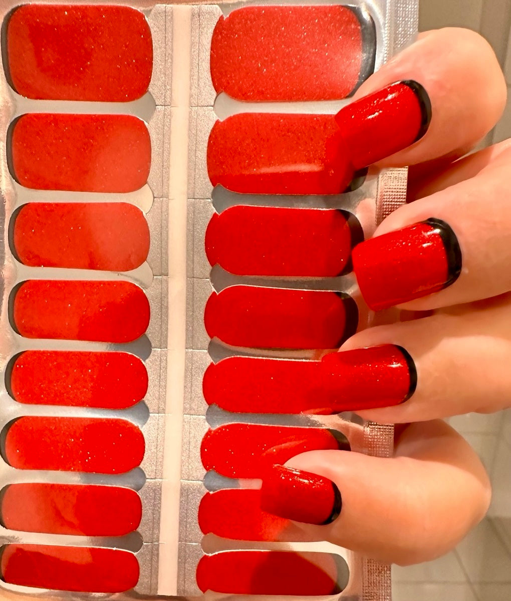 Kiss the Vampire (Glitter) – Suhr Nails